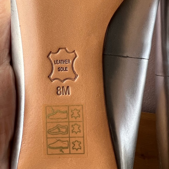 TORY BURCH “AURORA” SILVER METALLIC CLEAR LUCITE HEEL SHOES BRAND NEW IN BOX - Picture 7 of 16